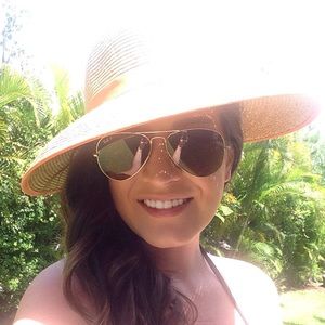 Meet your Posher, Brenda